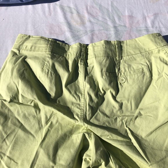 EUC Pear/Light Green Capris - Picture 5 of 6